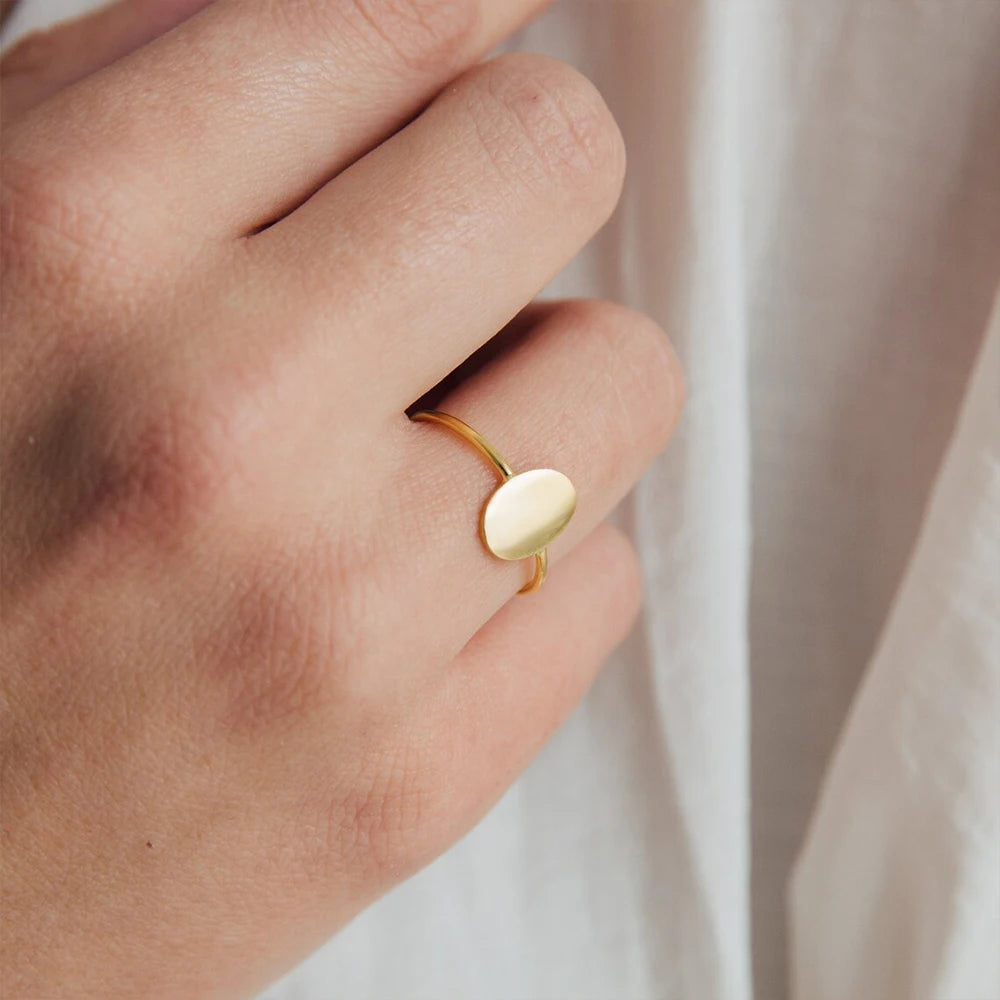 Oval ring
